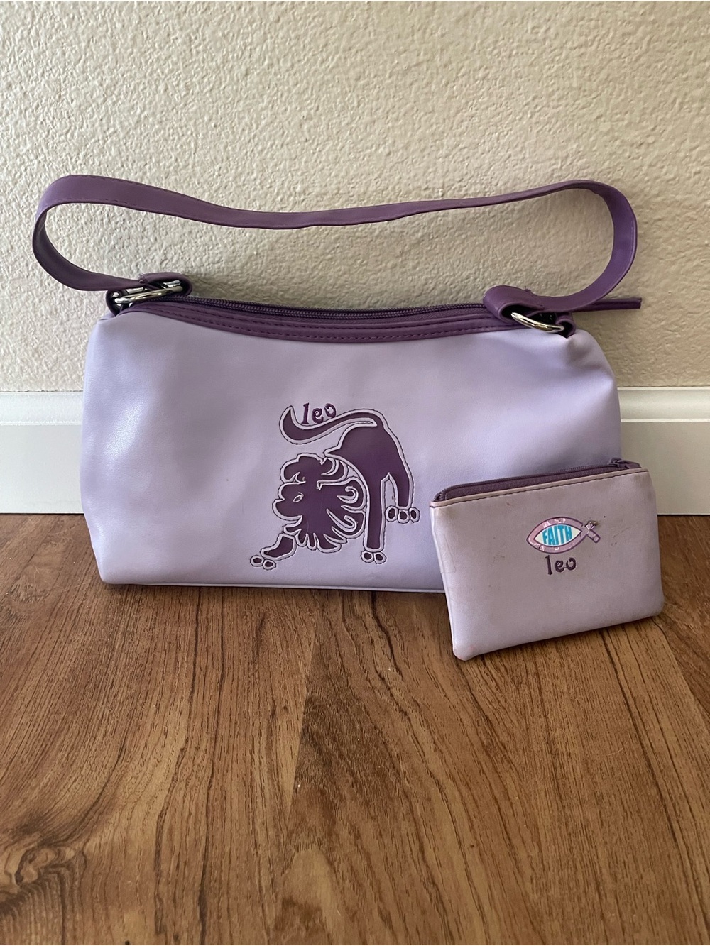 Vintage y2K Leo Lavender Shoulder Bag with Coin Pouch
